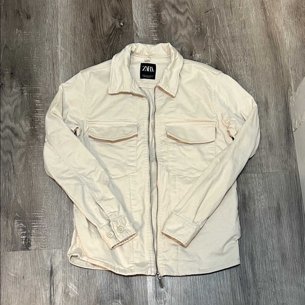 Zara Women’s Off-White Lightweight Jacket
